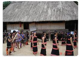 ຮອງນາຍົກລັດຖະມົນຕີຫວູວັນນິງ ຢ້ຽມຢາມດັກລັກ